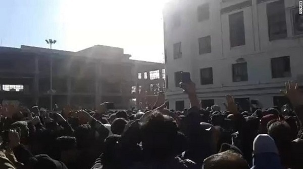 تجمع جمعی از مرم اهواز در مخالفت با اغتشاش‌های خیابانی