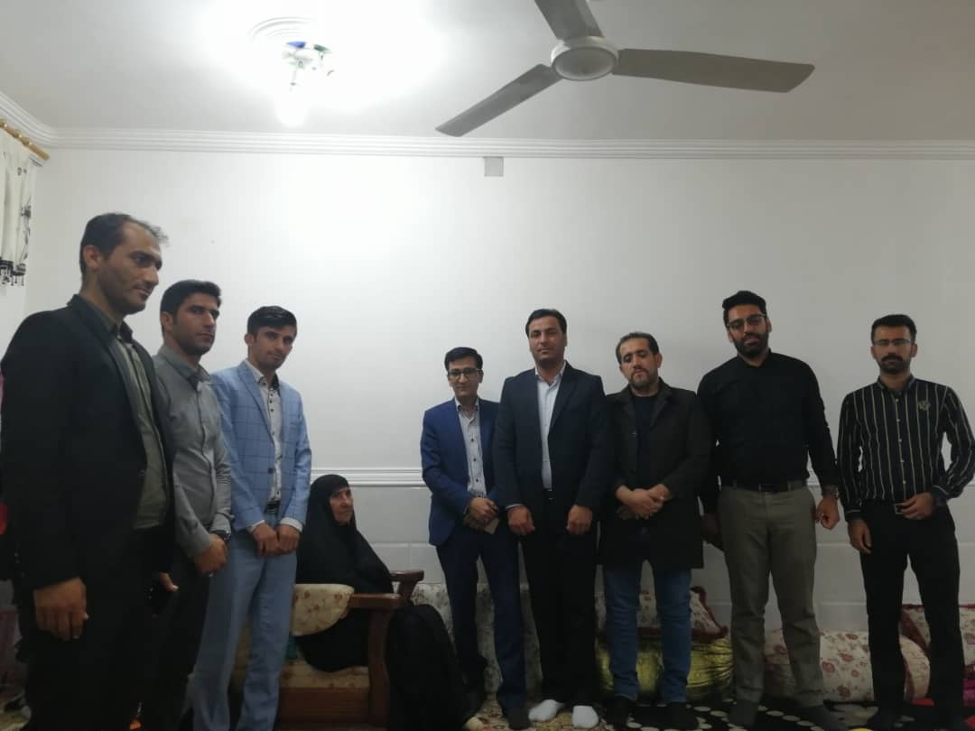 دیدار انجمن جوانان لنده با خانواده شهید عملیات کربلای ۴