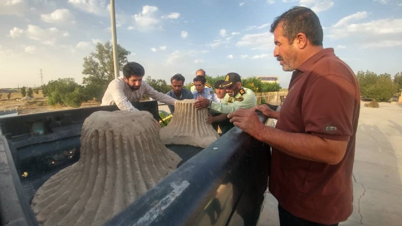 دو قطعه پایه آتشدان ساسانی در دشتستان کشف شد