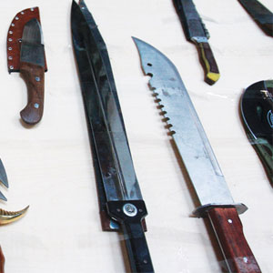 پلیس سلاح‌های سرد نامتعارف را جمع‌آوری می‌کند؟/ فروش قمه و چاقوهای نامتعارف ممنوع است