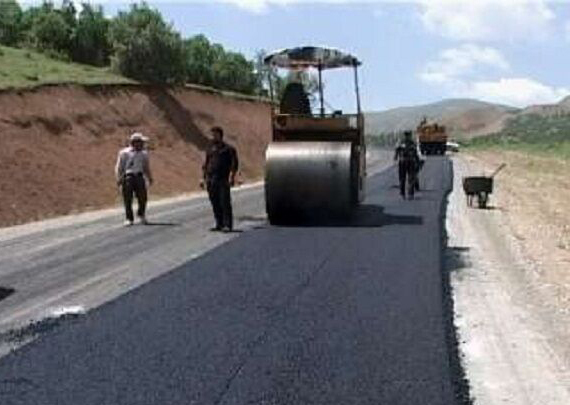 آسفالت راه&zwnj;های روستایی در قالب طرح ابرار