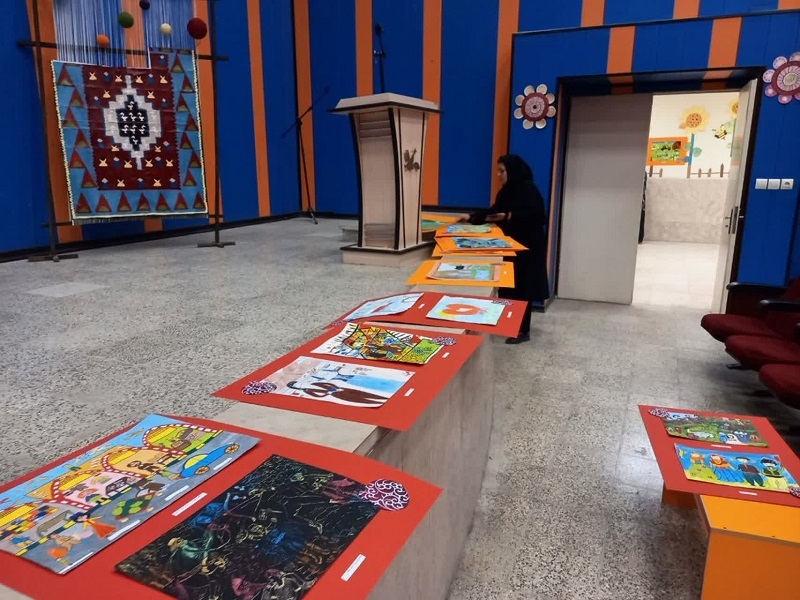 برگزاری نمایشگاه &laquo;سرزمین مادری&raquo; در کرمانشاه/ تقویت فعالیت&zwnj;های فرهنگی و هنری باعث کاهش آسیب&zwnj;های اجتماعی می&zwnj;شود