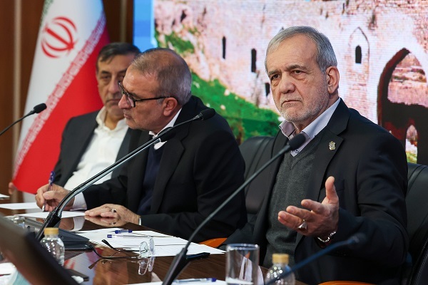 مشکلاتمان تا زمانی که چشممان به کمک اروپا و دیگران باشد، حل نمیشود مشکلاتمان تا زمانی که چشممان به کمک اروپا و دیگران باشد، حل نمیشود